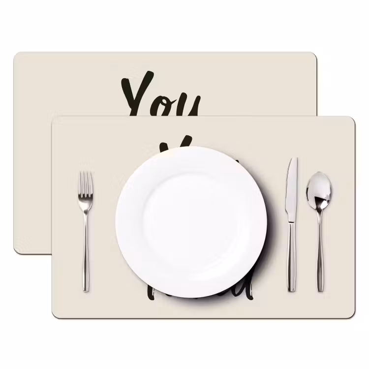 Minimalistisch - Beige - Love Placemat vinyl groot -zzsfeer2_Kitchenyeah-website