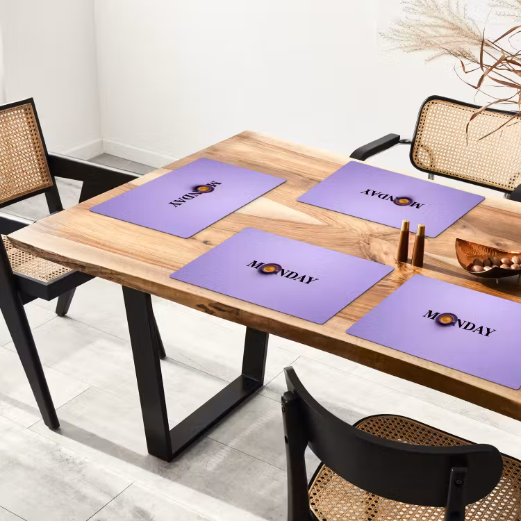 Maandag - Mok - Koffie - Paars Placemat vinyl groot -zzsfeer4_Kitchenyeah-website