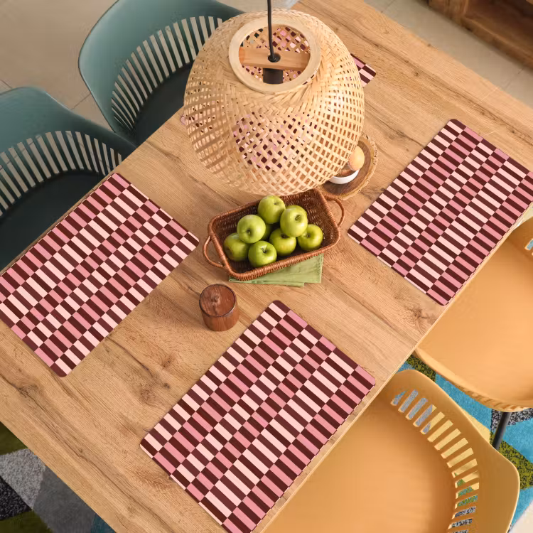 Roze - Rood - Blokjes Placemat vinyl groot 368 -zzsfeer5_Kitchenyeah-website