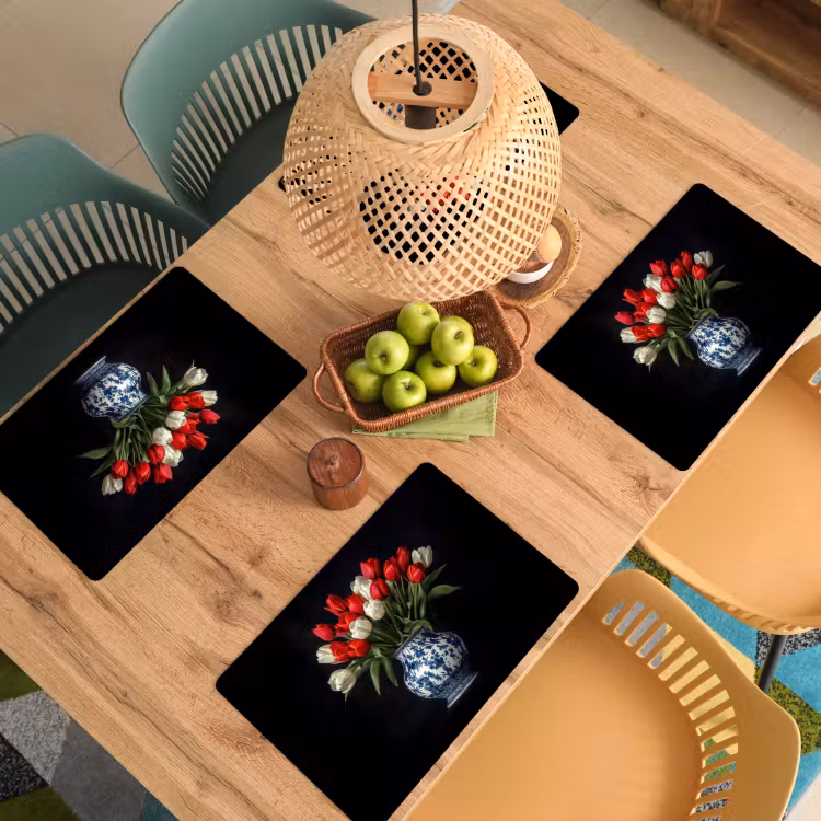 Rode - Bloemen - Tulpen - Vaas Placemat vinyl groot -zzsfeer5_Kitchenyeah-website