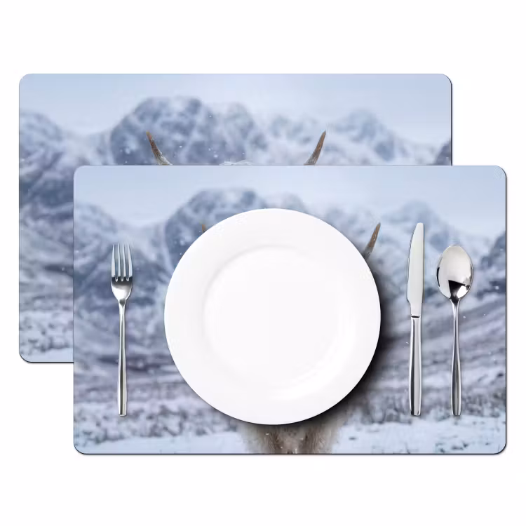 Schotse Hooglander - Sneeuw - Bergen - Winter Placemat vinyl groot -zzsfeer2_Kitchenyeah-website