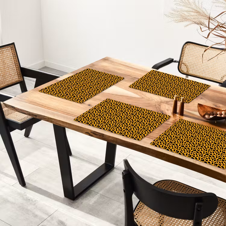 Zwart - Vlekken - Oranje - Dier Placemat vinyl groot 368 -zzsfeer4_Kitchenyeah-website