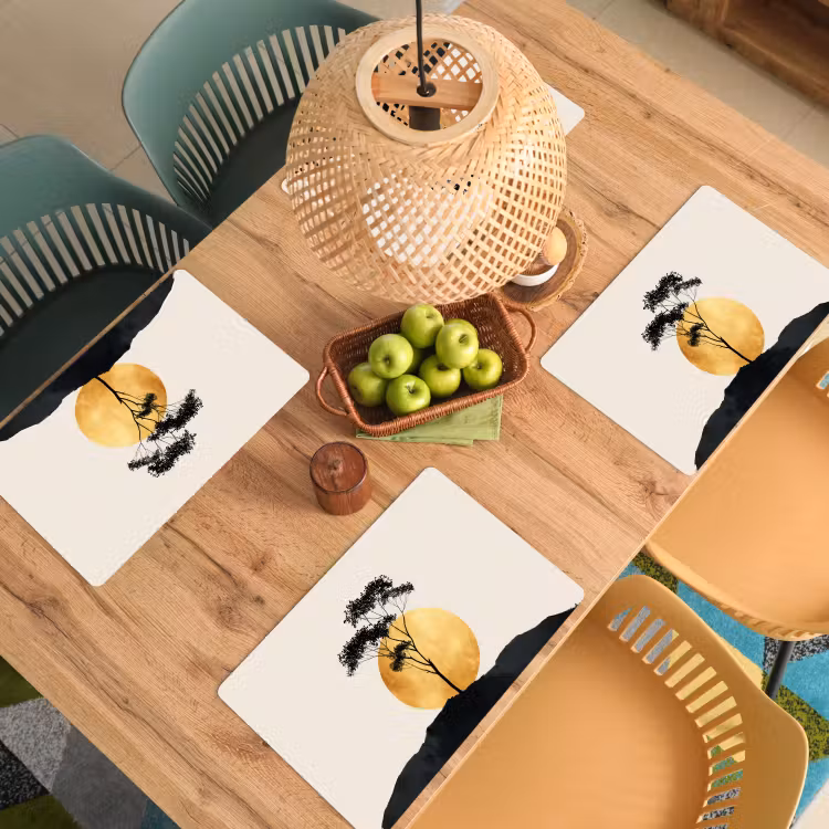 Zwarte boom - Gouden cirkel - Heuvel Placemat vinyl groot -zzsfeer5_Kitchenyeah-website