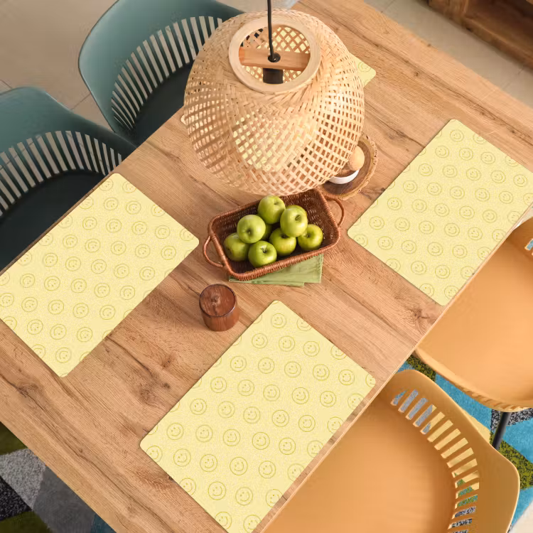 Smileys - Patroon - Retro - Zachtgeel Placemat vinyl groot 368 -zzsfeer5_Kitchenyeah-website