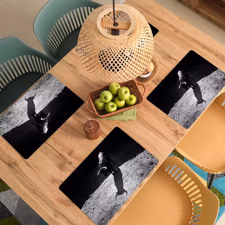 Stier - Schaduw - Dieren - Contrast - Zwart-wit Placemat vinyl groot -zzsfeer5_Kitchenyeah-website