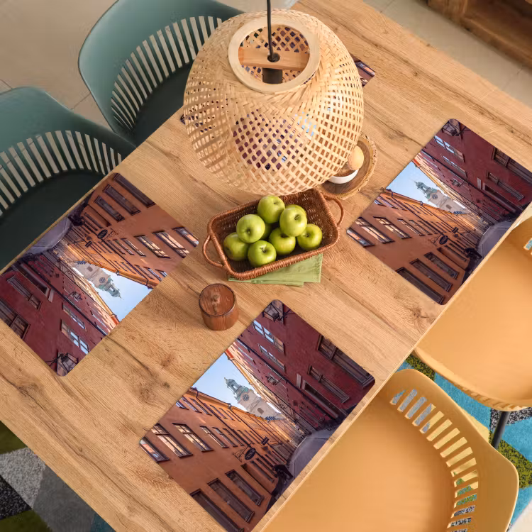 Straat - Klokkentoren - Stad - Architectuur - Historisch Placemat vinyl groot -zzsfeer5_Kitchenyeah-website