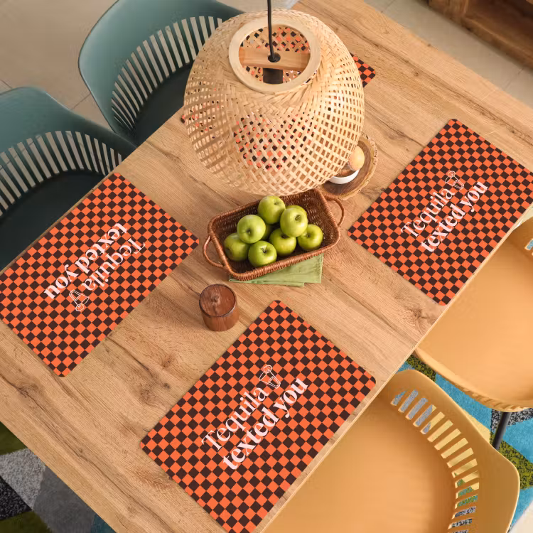Tequila texted you - Glas - Vierkanten - Oranje Placemat vinyl groot -zzsfeer5_Kitchenyeah-website