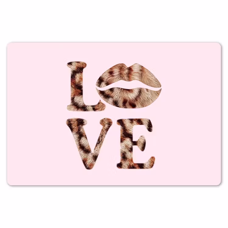 Tekst - Love - Pantervacht - Lichtroze Placemat vinyl groot -zzsfeer1_Kitchenyeah-website