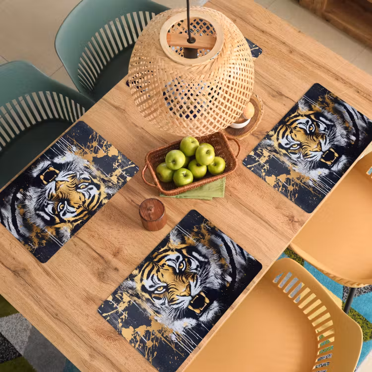 Tijger - Verfspatten - Goud Placemat vinyl groot -zzsfeer5_Kitchenyeah-website