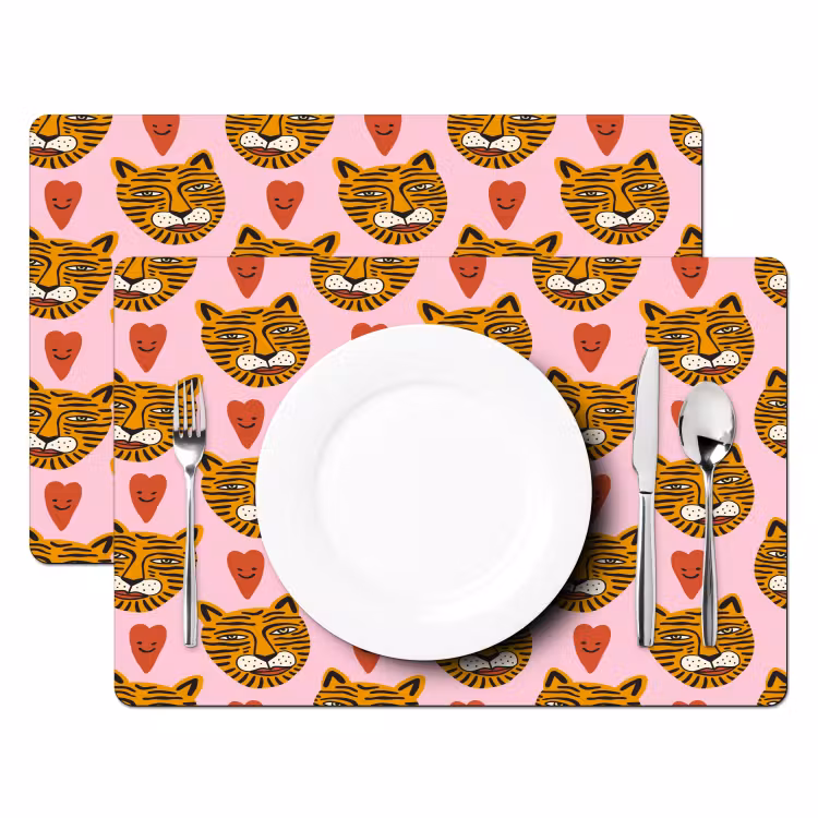 Tijgerkoppen - Hartjes - Roze - Rood Placemat vinyl groot 368 -zzsfeer2_Kitchenyeah-website