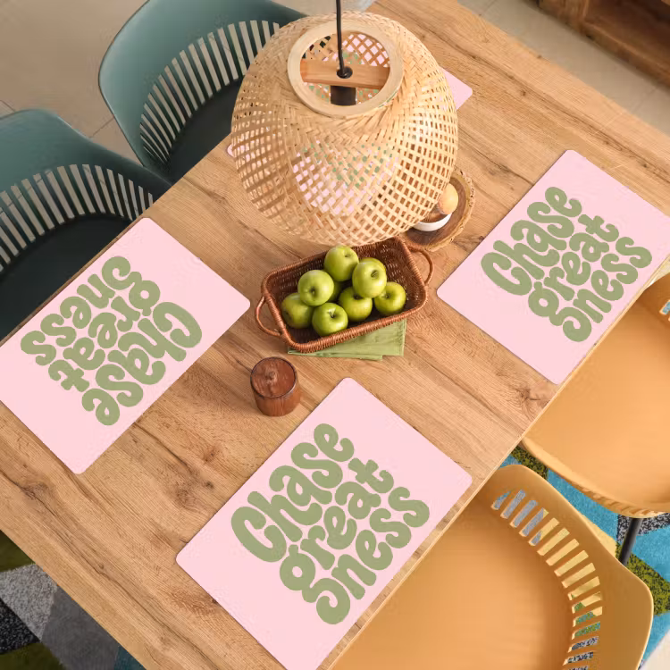 Chase greatness - Groen - Roze - Retro Placemat vinyl groot -zzsfeer5_Kitchenyeah-website