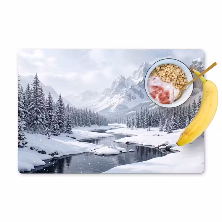 Sneeuwlandschap - Bergen - Rivier - Winter Placemat vinyl groot -zzzproduct_Kitchenyeah-website