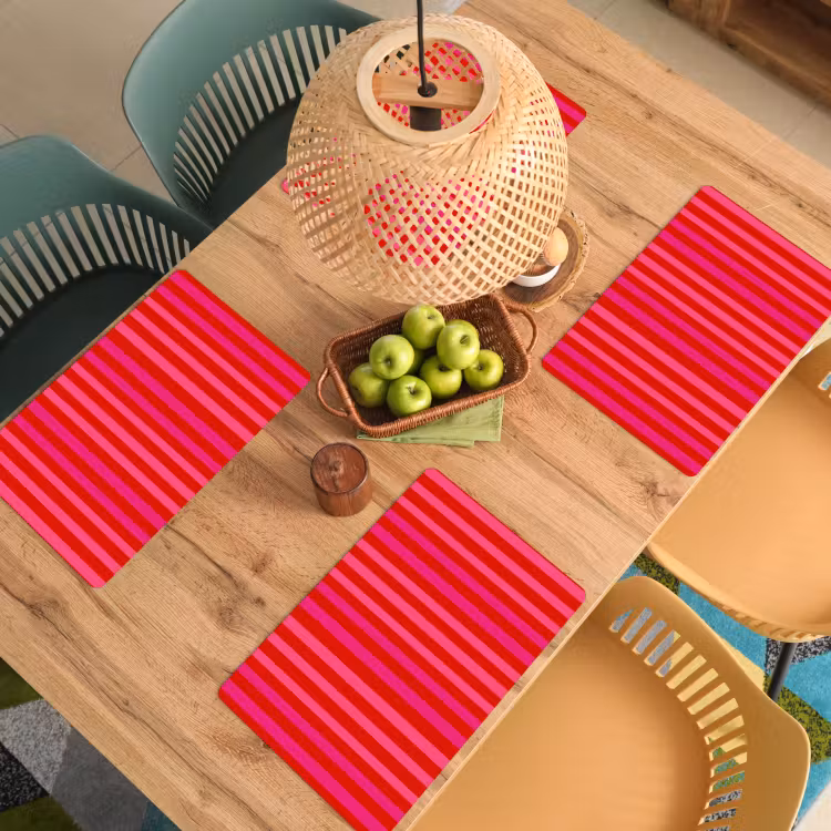 Verticaal - Strepen - Roze Placemat vinyl groot 368 -zzsfeer5_Kitchenyeah-website
