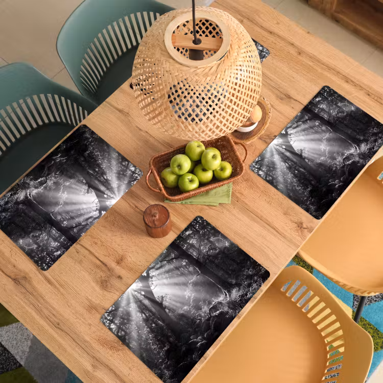 Bos - Lichtstralen - Natuur - Zwart-wit Placemat vinyl groot -zzsfeer5_Kitchenyeah-website