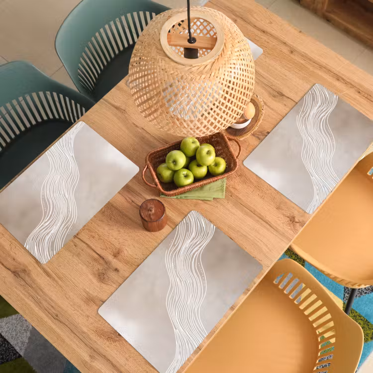 Golvende lijnen - Vloeiend - Zandkleurig Placemat vinyl groot -zzsfeer5_Kitchenyeah-website