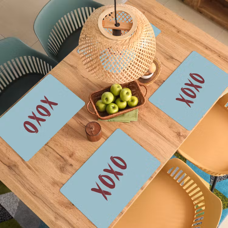 XOXO - Blauw - Rood Placemat vinyl groot -zzsfeer5_Kitchenyeah-website