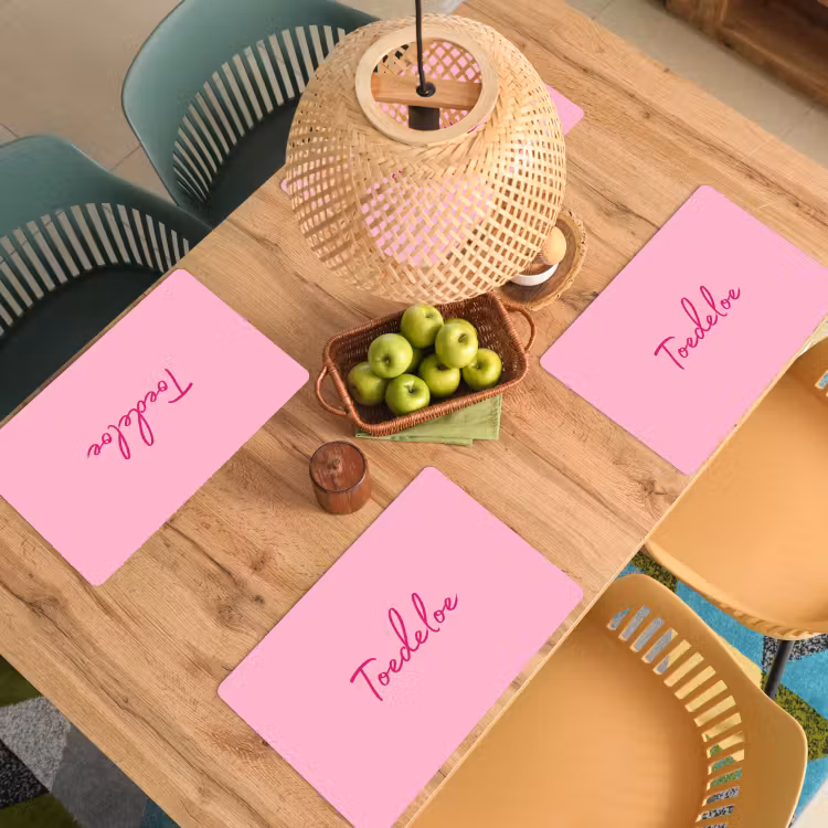 Toedeloe - Roze - Minimalistisch Placemat vinyl groot -zzsfeer5_Kitchenyeah-website