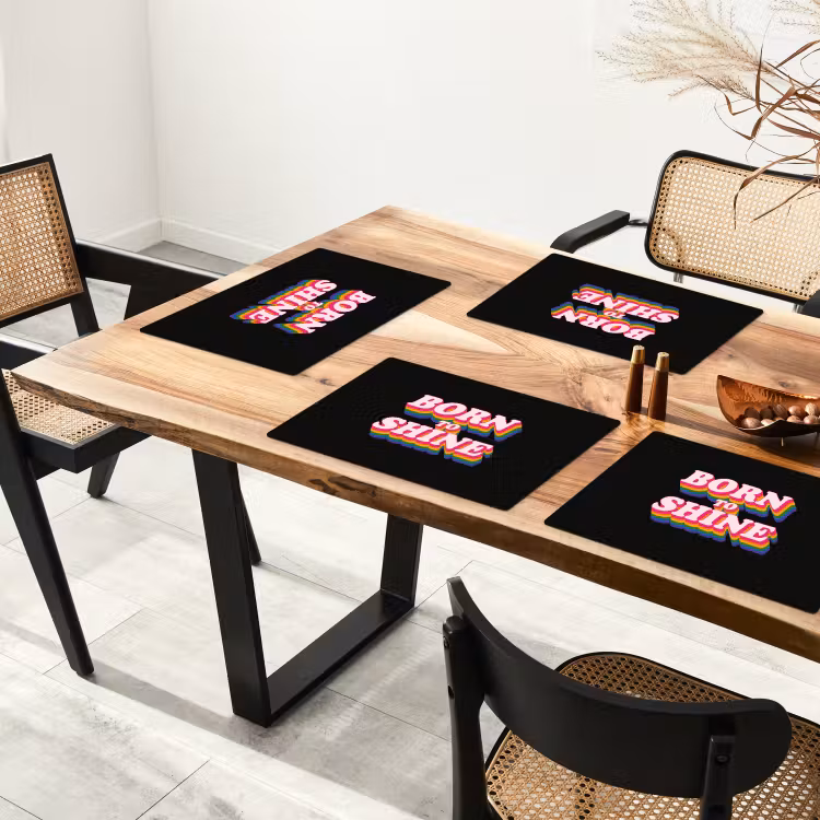 Quote - Regenboog - Roze - Zwart Placemat vinyl groot -zzsfeer4_Kitchenyeah-website
