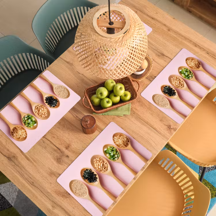 Ingrediënten - Lepels - Hout - Roze Placemat vinyl groot -zzsfeer5_Kitchenyeah-website