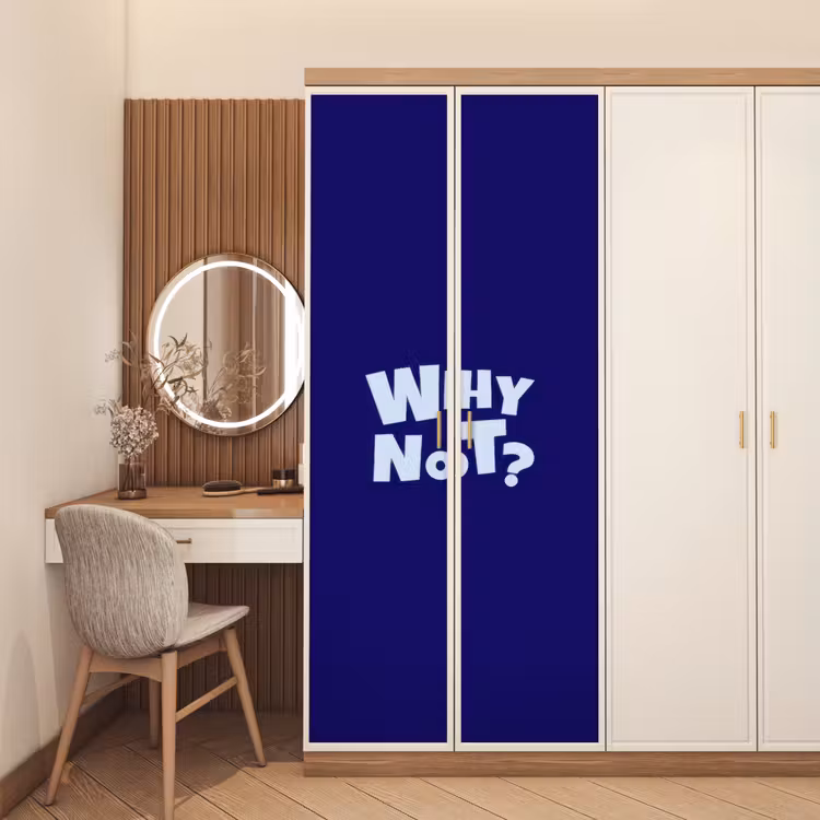 Blauw - Why not - Minimalistisch deurposter klein -sfeer3