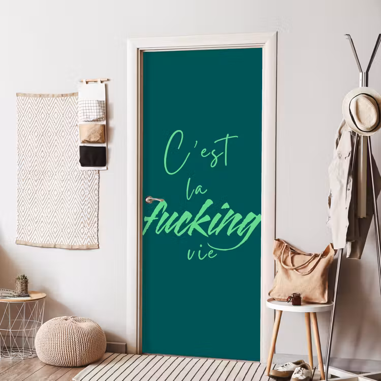 c'est la fucking vie - Groen - Handgeschreven deurposter klein -sfeer6