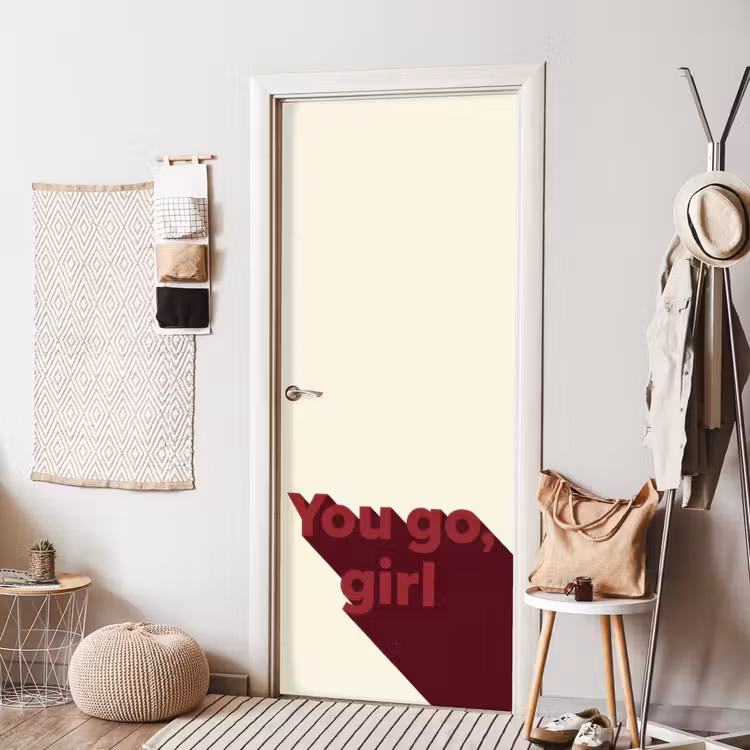you go girl - 3D - Rood deurposter klein -sfeer6
