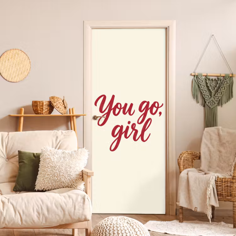 you go girl - Rood - Wit deurposter klein -sfeer2