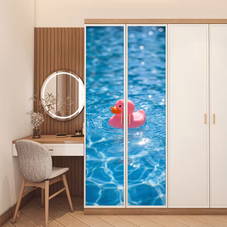 Badeend - Dobberend - Roze deurposter klein -sfeer3