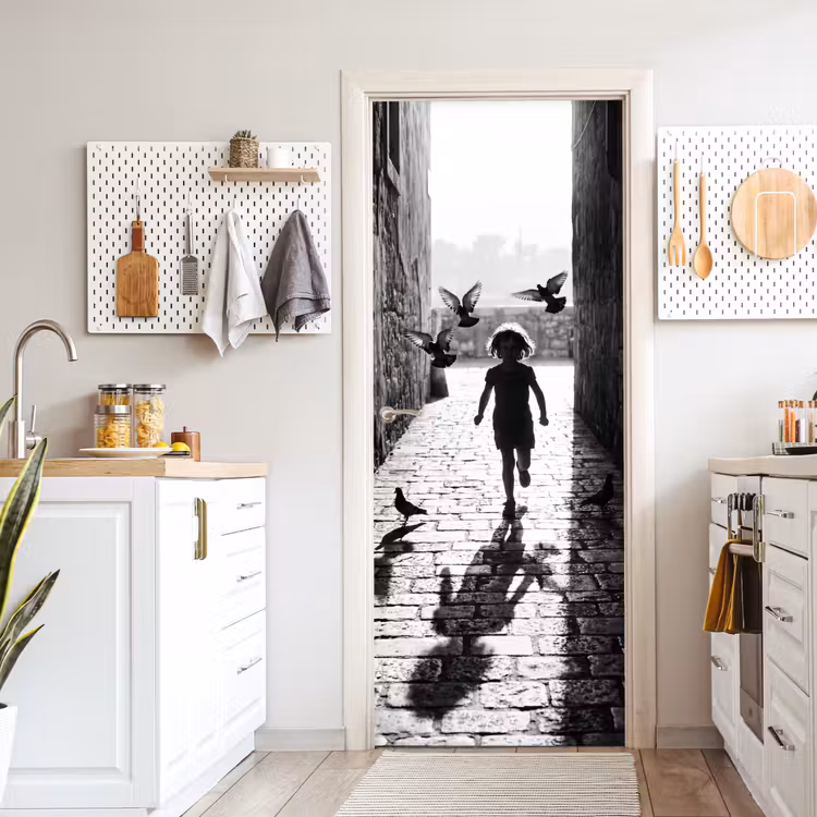Kind - Vogel - Straat - Zwart-wit - Spelen deurposter klein -sfeer5