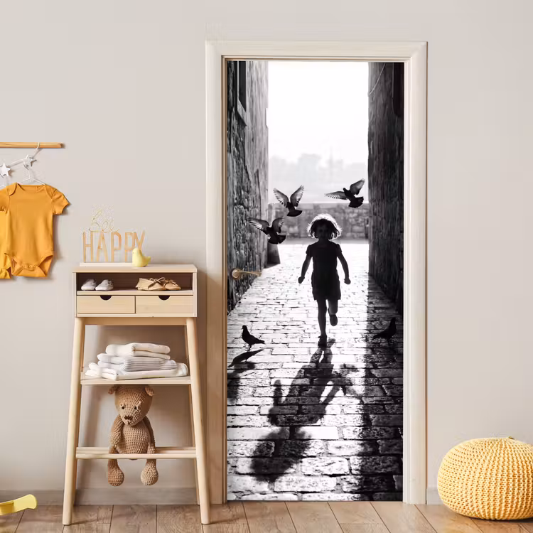 Kind - Vogel - Straat - Zwart-wit - Spelen deurposter klein -sfeer4