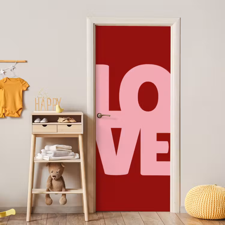 Love - Rood - Blokletters deurposter klein -sfeer4