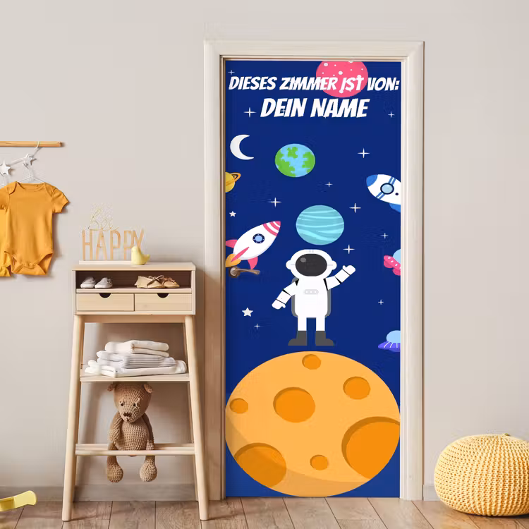 Astronaut steht auf Planet im Weltraum. deurposter klein -sfeer4