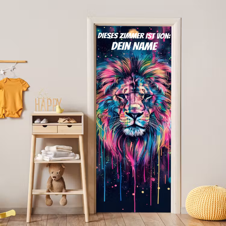 Bunter Löwe im Neon-/Graffiti-Stil mit personalisierbarem Namensfeld. deurposter klein -sfeer4