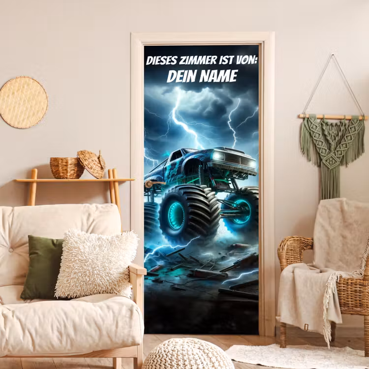 Monstertruck im Gewitter mit Namensfeld. deurposter klein -sfeer2