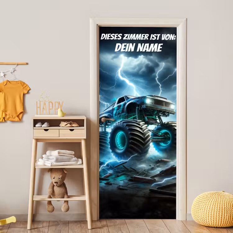 Monstertruck im Gewitter mit Namensfeld. deurposter klein -sfeer4