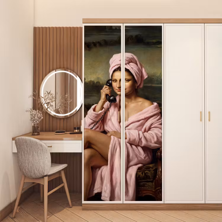 Mona - Klassiek - Roze deurposter klein -sfeer3