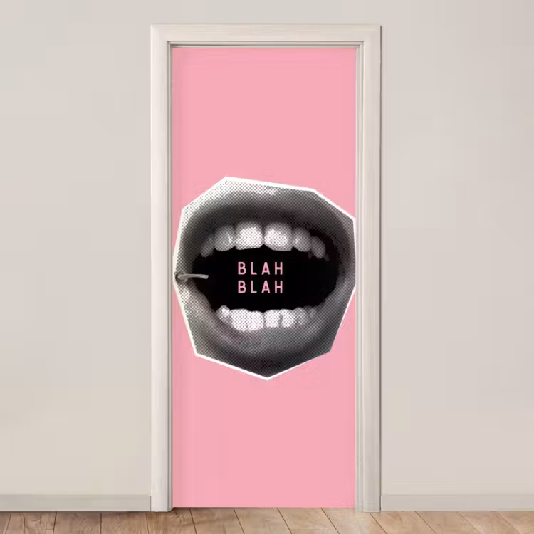 Mond - BLAH BLAH - Roze deurposter klein -3d_beige