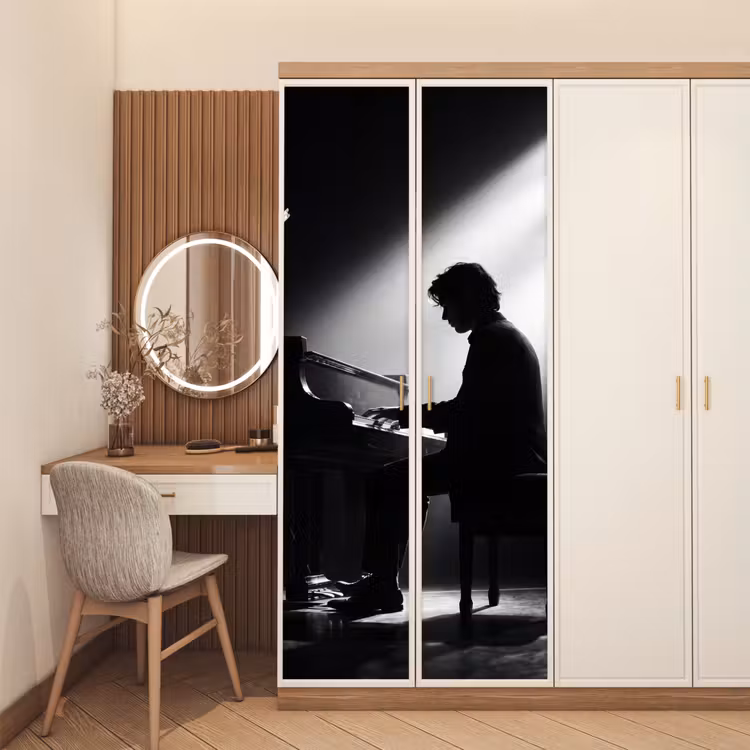 Persoon - Piano - Muziek - Zwart-wit - Podium deurposter klein -sfeer3