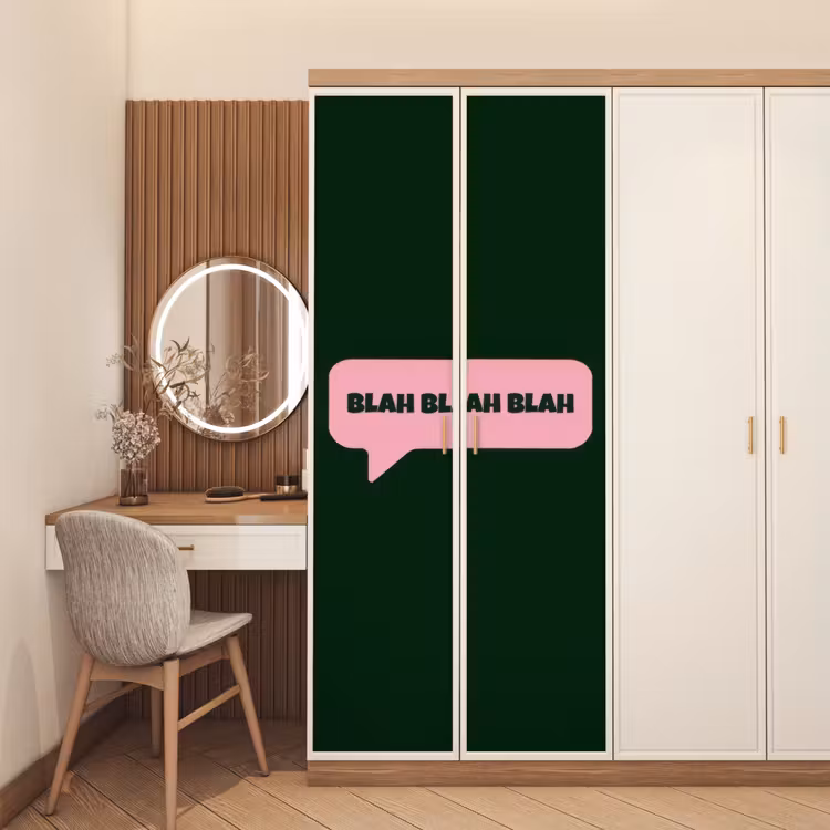 Tekstwolk - BLAH BLAH BLAH - Roze deurposter klein -sfeer3