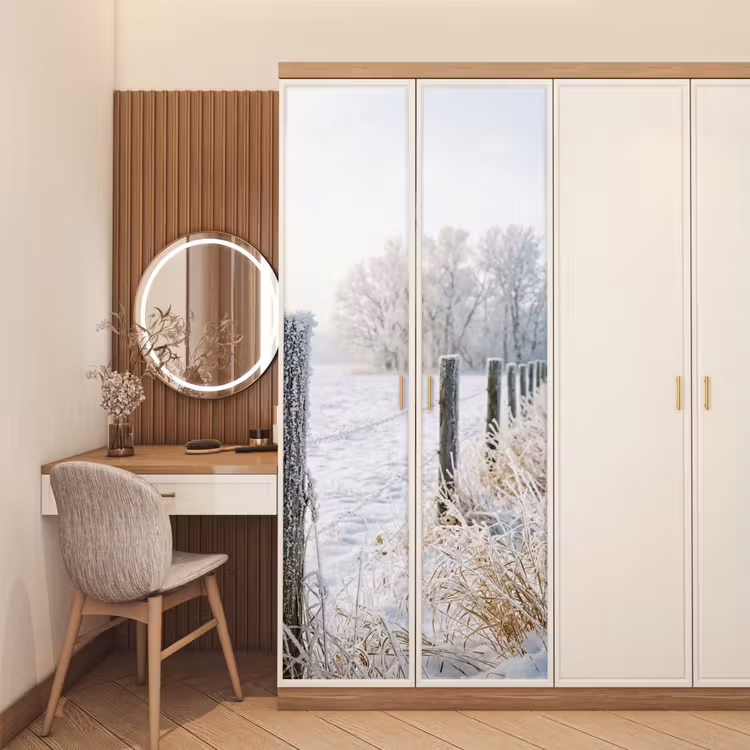 Hek - Sneeuw - Mist - Platteland - Nostalgisch deurposter klein -sfeer3