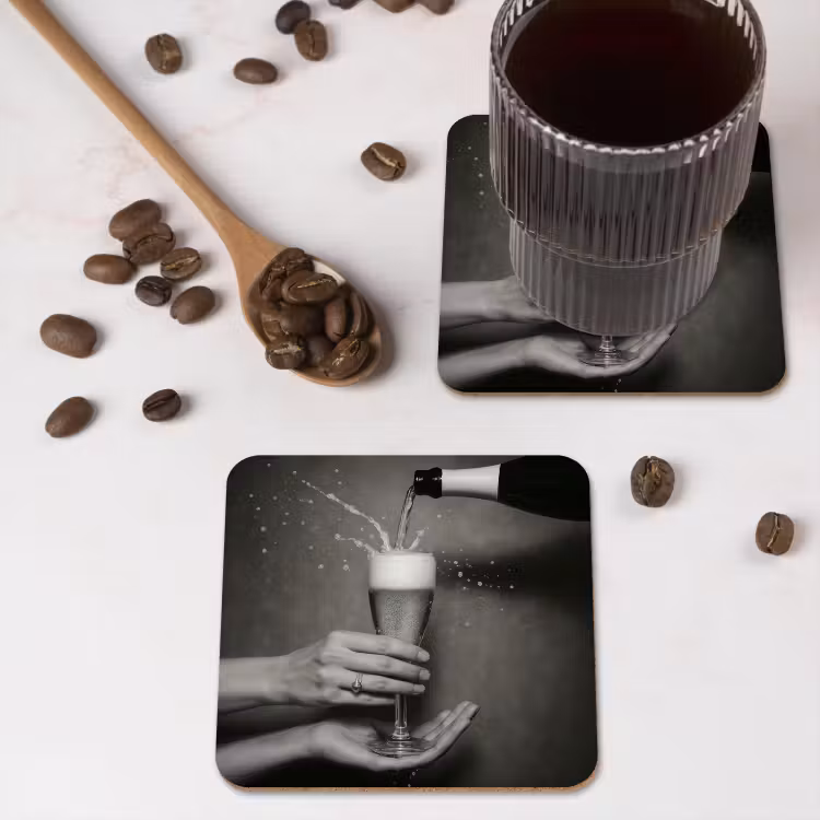 Champagnefles - Glas - Minimalistisch - Spetters onderzetter kurk middel -sfeer2