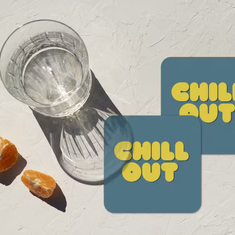 Chill out - Geel - Blauw onderzetter kurk middel -sfeer4