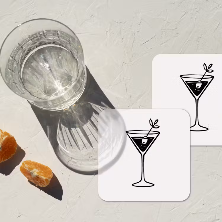 Cocktail - Glas - Olijf - Minimalistisch onderzetter kurk middel -sfeer4
