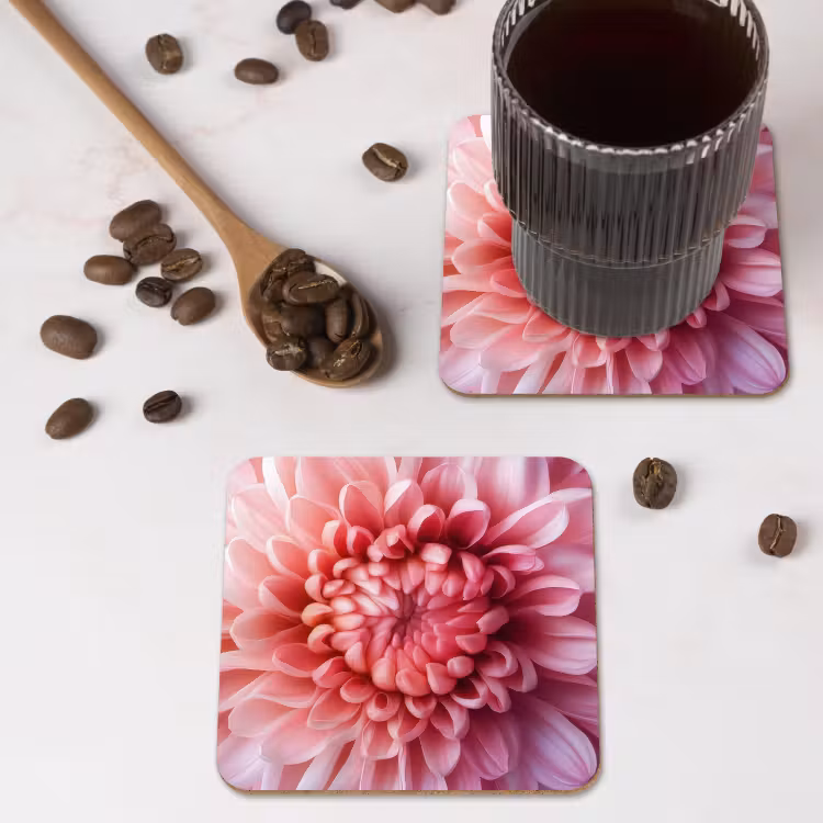 Dahlia - Bloem - Close up - Roze onderzetter kurk middel -sfeer2