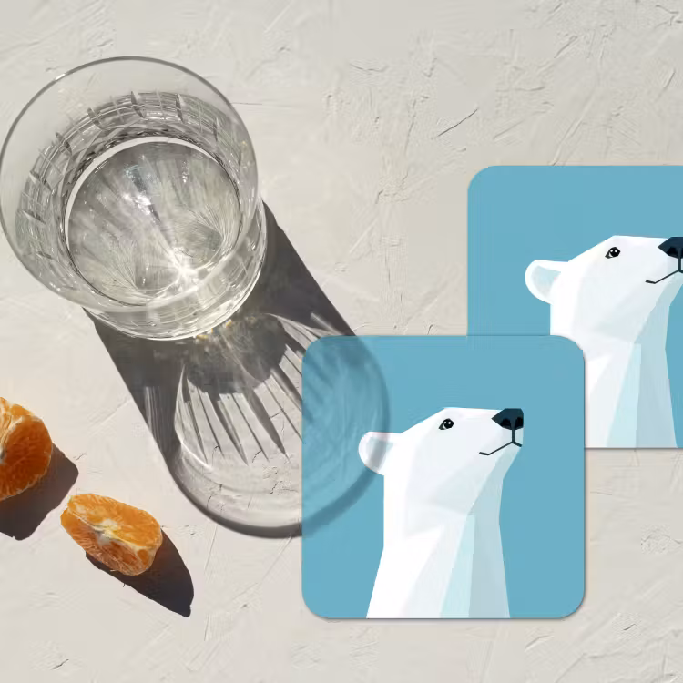 Ijsbeer - Lichtblauw - Minimalistisch onderzetter kurk middel -sfeer4