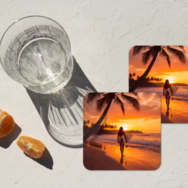 Vrouw - Surfplank - Strand - Zonsondergang - Oranje onderzetter kurk middel -sfeer4