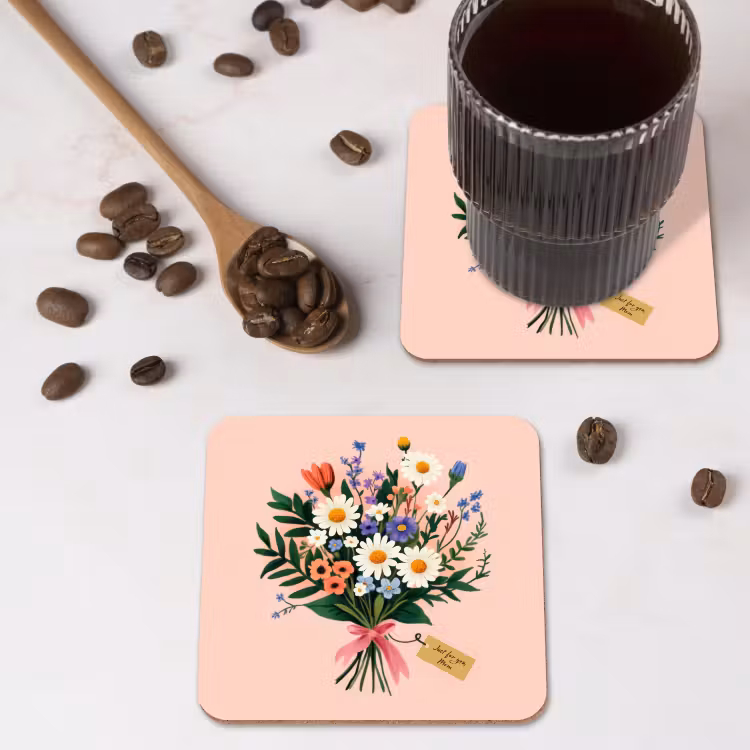 Margrieten - Boeket - Strikje - Roze onderzetter kurk middel -sfeer2