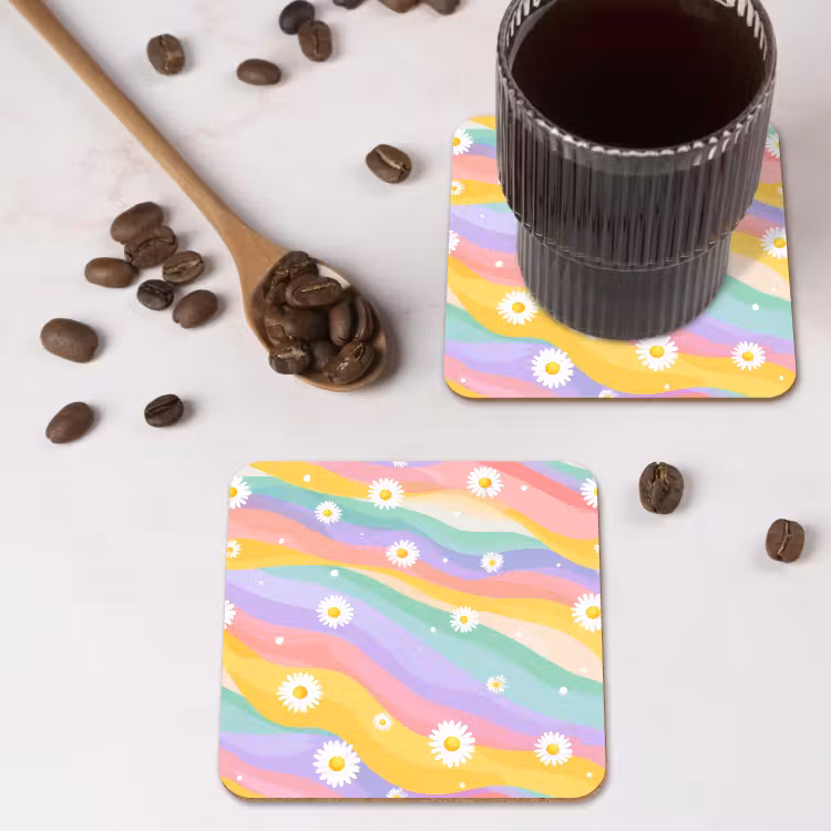 Madeliefjes - Kleurrijk - Pastel - Vrolijk onderzetter kurk middel -sfeer2
