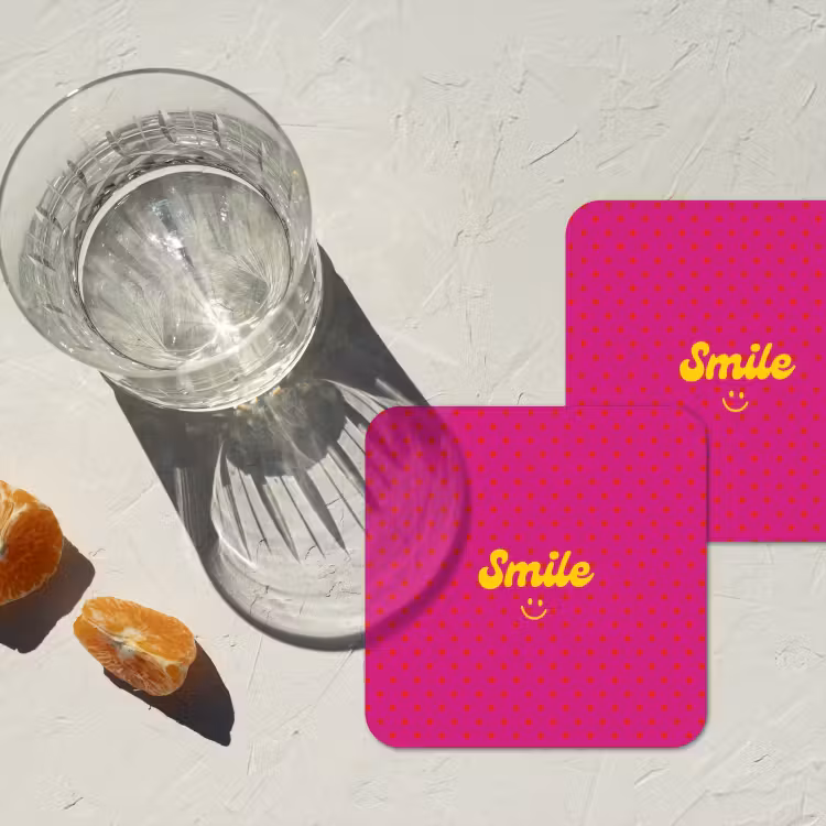 Smile - Stippen - Roze onderzetter kurk middel -sfeer4