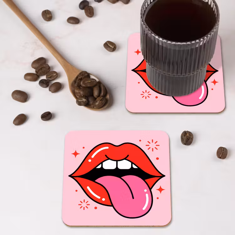 Lippen - Tong - Pop-art - Kleurrijk - Roze onderzetter kurk middel -sfeer2